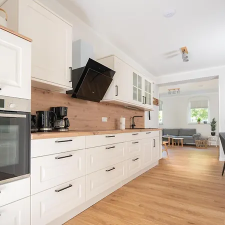 Burghof * הוירסוורדה